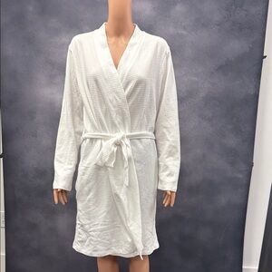 Elegant White Women's Sleepwear Robe